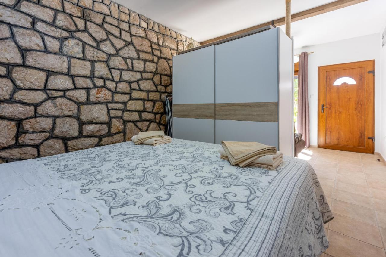 Apartmani Anita ドラマリ エクステリア 写真