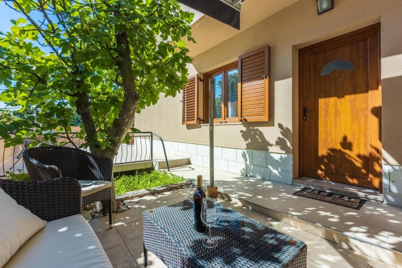 Apartmani Anita ドラマリ エクステリア 写真